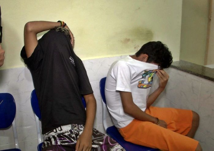 Dupla é presa após assaltar estudantes com arma de brinquedo em Parnaíba - Imagem 1