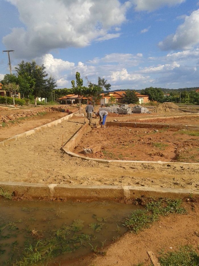 Prefeitura constrói praça com recursos próprios na Malhada Vermelha  - Imagem 8