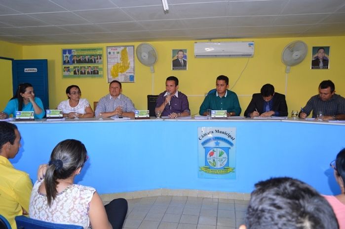 Prefeito Arinaldo presta esclarecimentos em sessão na câmara sobre denuncias - Imagem 4