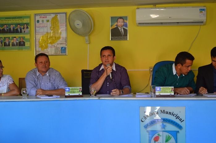 Prefeito Arinaldo presta esclarecimentos em sessão na câmara sobre denuncias - Imagem 1