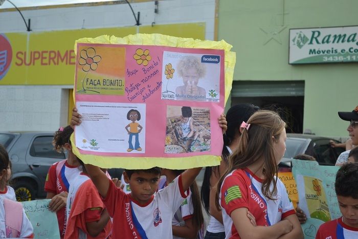 Caminhada marca o dia Nacional do Combate ao Abuso e à Exploração Sexual de Crianças e Adolescentes em Alegrete - Imagem 64