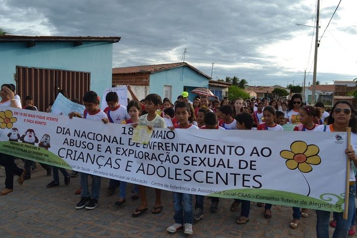 Caminhada marca o dia Nacional do Combate ao Abuso e à Exploração Sexual de Crianças e Adolescentes em Alegrete - Imagem 38