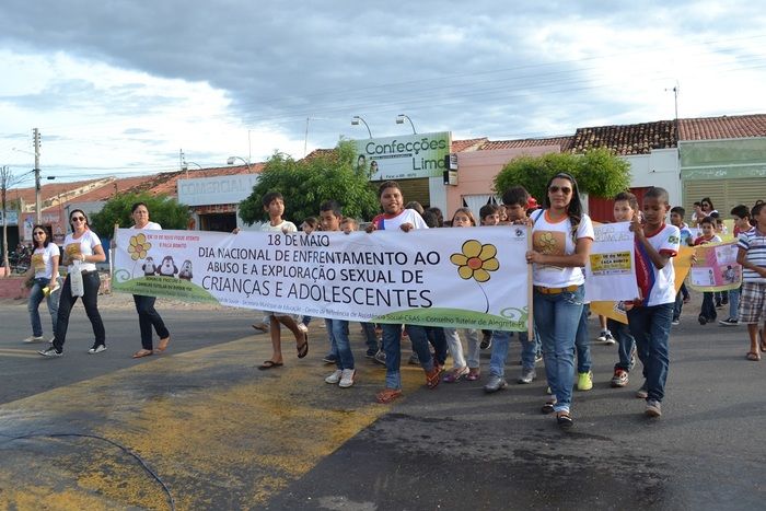 Caminhada marca o dia Nacional do Combate ao Abuso e à Exploração Sexual de Crianças e Adolescentes em Alegrete - Imagem 14