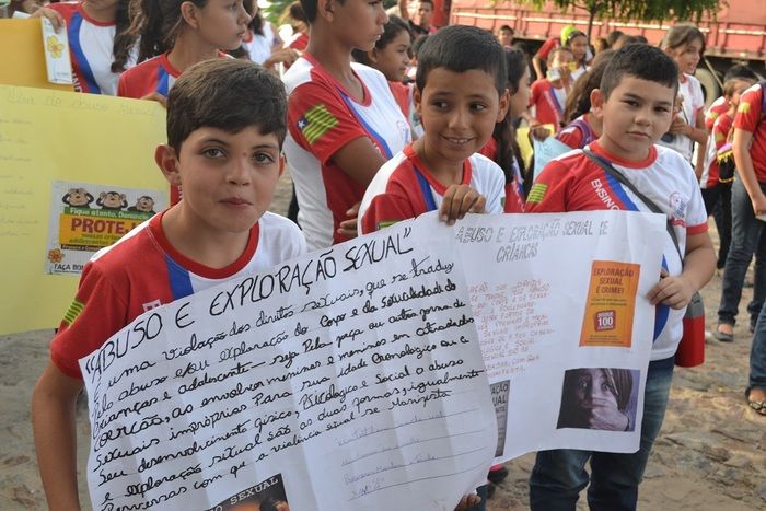 Caminhada marca o dia Nacional do Combate ao Abuso e à Exploração Sexual de Crianças e Adolescentes em Alegrete - Imagem 11