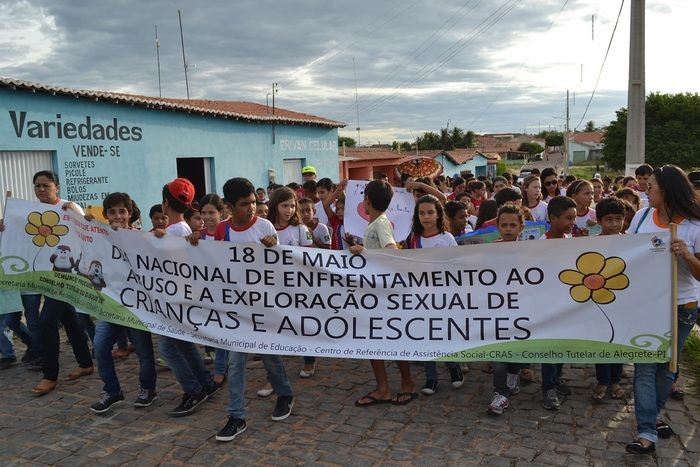 Caminhada marca o dia Nacional do Combate ao Abuso e à Exploração Sexual de Crianças e Adolescentes em Alegrete - Imagem 42