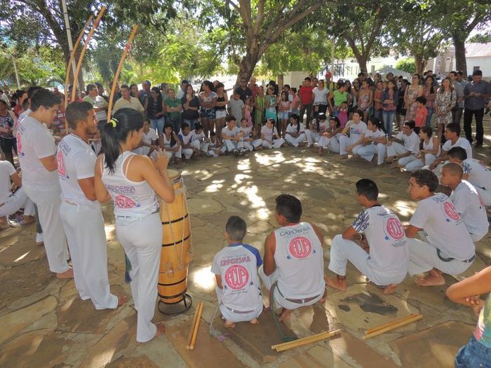 Município promove festa popular e distribui presentes aos trabalhadores - Imagem 1