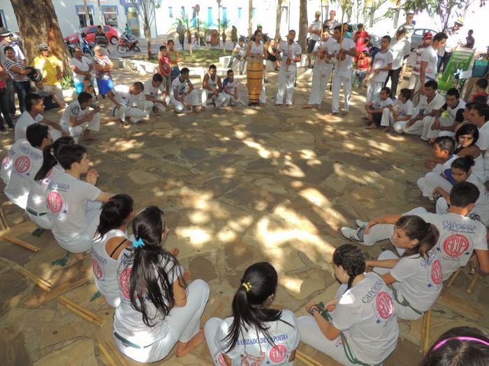 Município promove festa popular e distribui presentes aos trabalhadores - Imagem 3