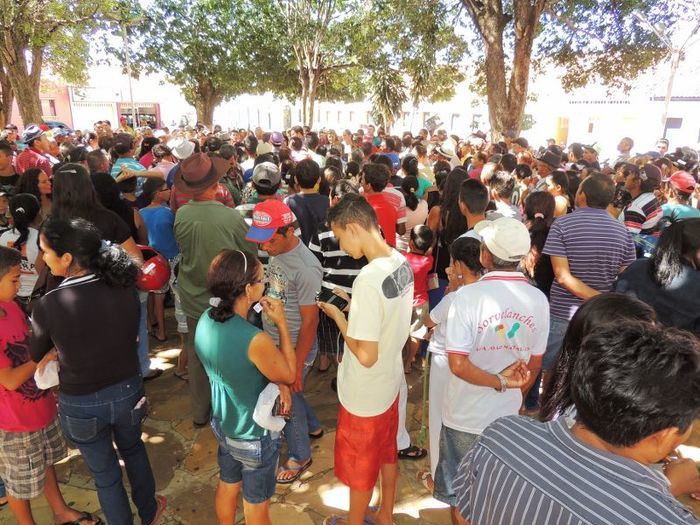 Município promove festa popular e distribui presentes aos trabalhadores - Imagem 49