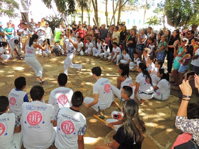 Município promove festa popular e distribui presentes aos trabalhadores - Imagem 13