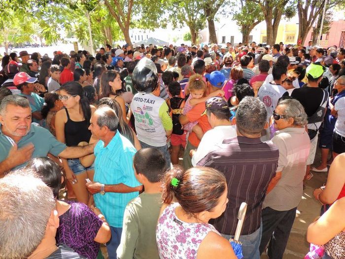 Município promove festa popular e distribui presentes aos trabalhadores - Imagem 48