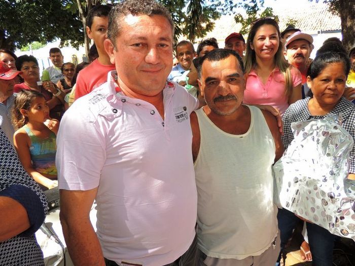 Município promove festa popular e distribui presentes aos trabalhadores - Imagem 38