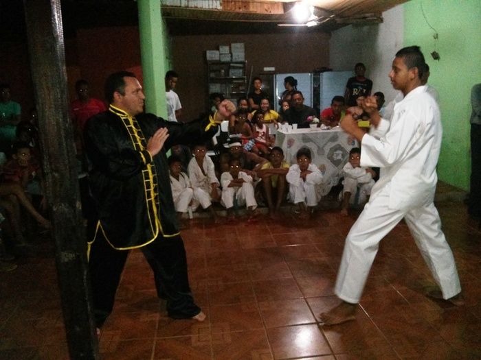Prefeito Delano Parente faz apresentação de Kung Fu em abertura do Programa Mais Educação  - Imagem 1