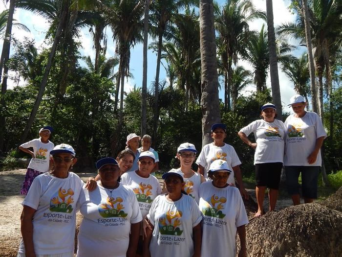 Idosas são homenageadas pelo CRAS no balneário Funil - Imagem 4