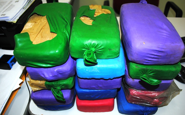 PRF prende homem com 15 tabletes de cocaína em Campo Maior   - Imagem 2