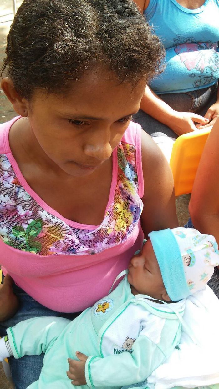 Creche Tia Cecília realiza festa das mães - Imagem 15