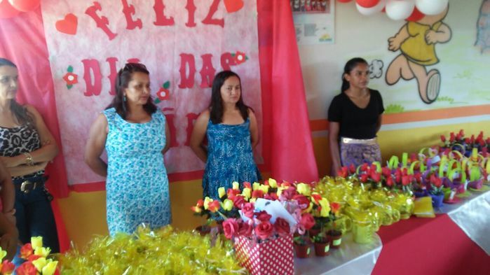 Creche Tia Cecília realiza festa das mães - Imagem 21