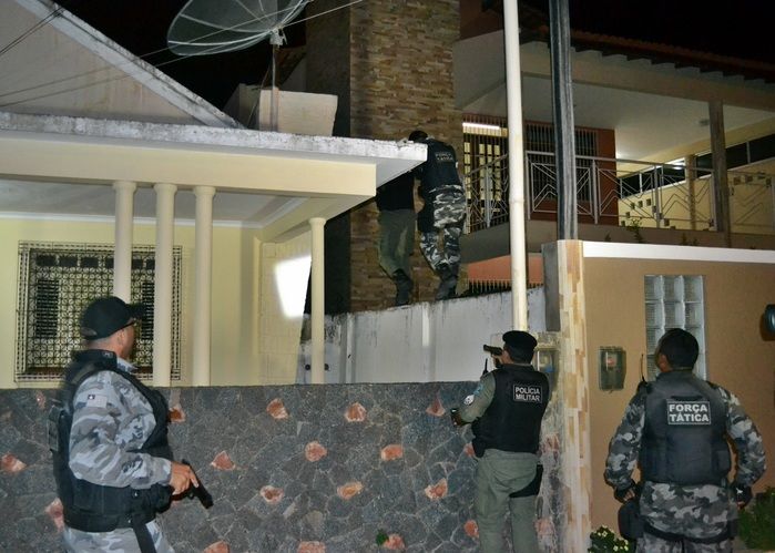 Acusado de assalto tenta fugir pulando telhados, mas é preso em Parnaíba - Imagem 5