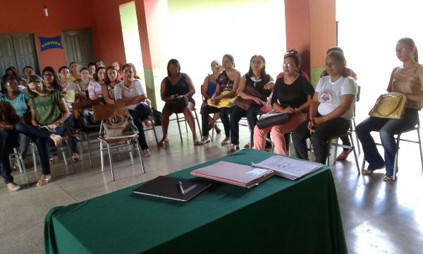Professores da rede municipal de ensino de Santo Inácio se reúne para elaboração do Plano municipal de educação - Imagem 1
