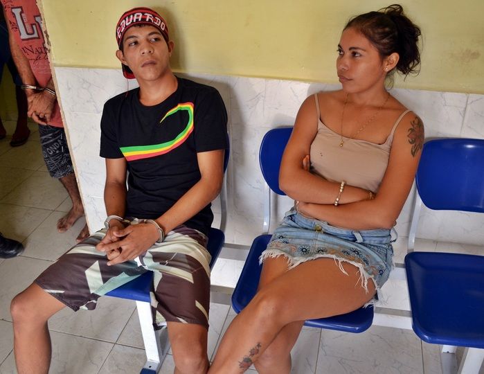 Irmãos são presos em Parnaíba com arma, droga e munições - Imagem 1