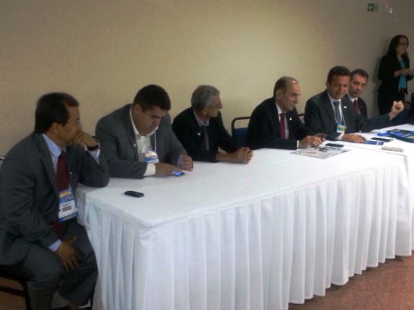 Prefeito de Santo Inácio Auro Aparecido participa da marcha dos prefeitos à Brasília - Imagem 1