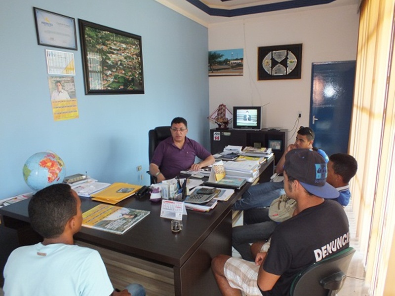 Prefeito de Santa Rosa se reúne com jovens para discutir políticas públicas para Juventude