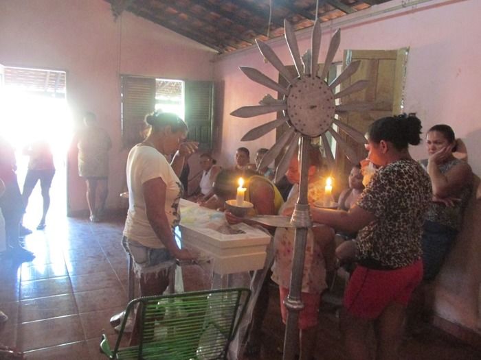Emoção e tristeza marca o enterro de Ranyhelison de 4 anos em Agricolândia - Imagem 10