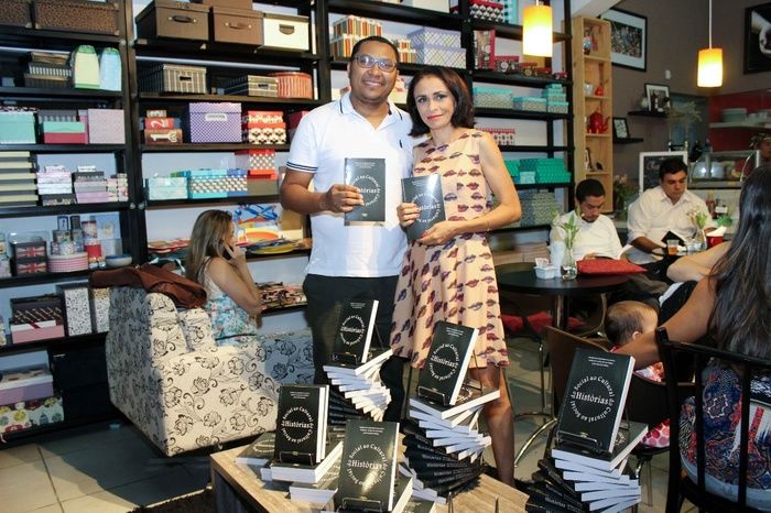 A prefeita de Francinópolis prestigia lançamento do livro da secretária municipal de Educação de Francinópolis. “Histórias: do social ao cultural, do - Imagem 9