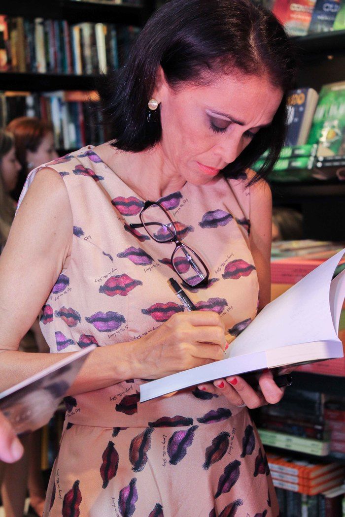 A prefeita de Francinópolis prestigia lançamento do livro da secretária municipal de Educação de Francinópolis. “Histórias: do social ao cultural, do - Imagem 28