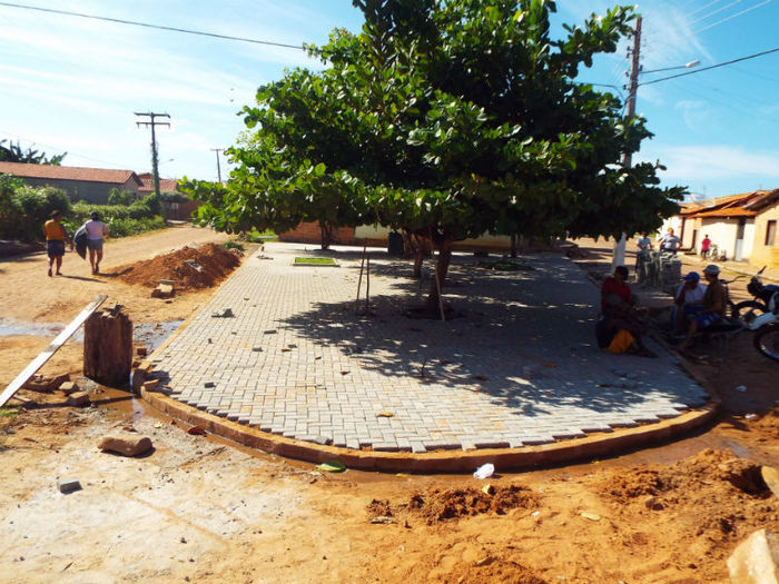 Construção de uma Praça na zona urbana - Imagem 1