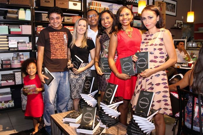 A prefeita de Francinópolis prestigia lançamento do livro da secretária municipal de Educação de Francinópolis. “Histórias: do social ao cultural, do - Imagem 10