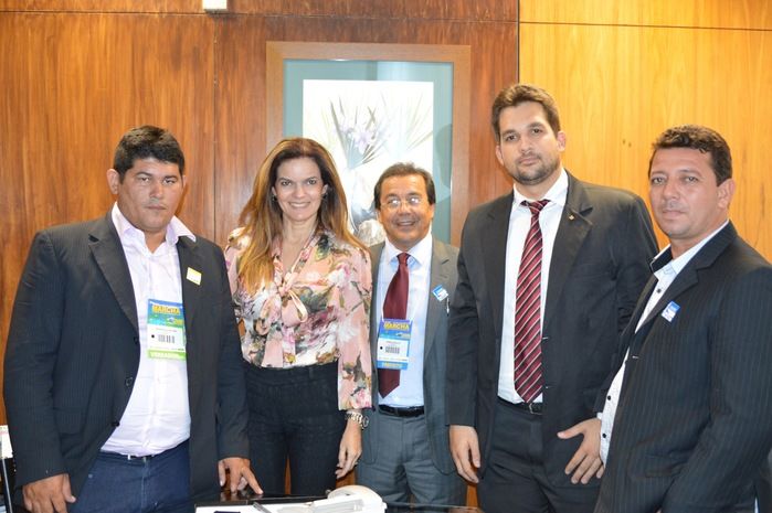Prefeito Jonas Moura e vereadores de Água Branca em reunião com Iracema Portella - Imagem 1