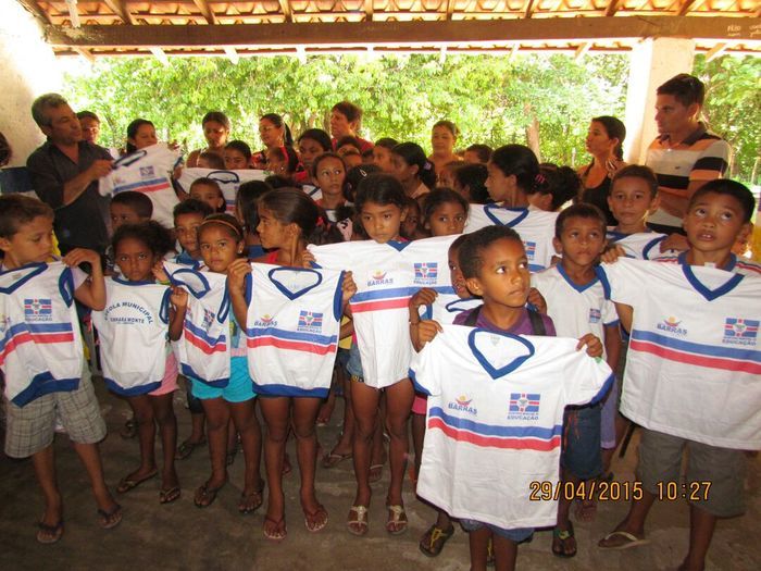 Prefeitura de Barras distribuiu mais fardamento escolar nas escolas da zona rural - Imagem 7
