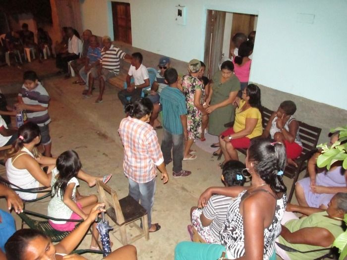 Tradicional Novena da Divina Santa Cruz na casa da Socorro Preciana no Bairro Baixa - Imagem 2