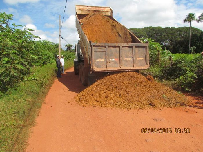 Prefeitura de Barras recupera trecho crítico que liga dois bairros - Imagem 17
