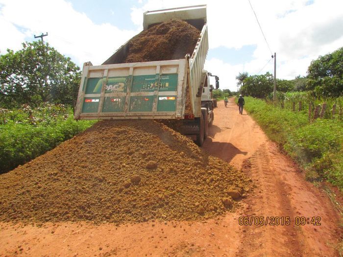 Prefeitura de Barras recupera trecho crítico que liga dois bairros - Imagem 1