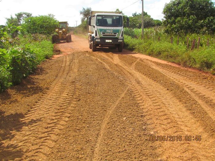 Prefeitura de Barras recupera trecho crítico que liga dois bairros - Imagem 9