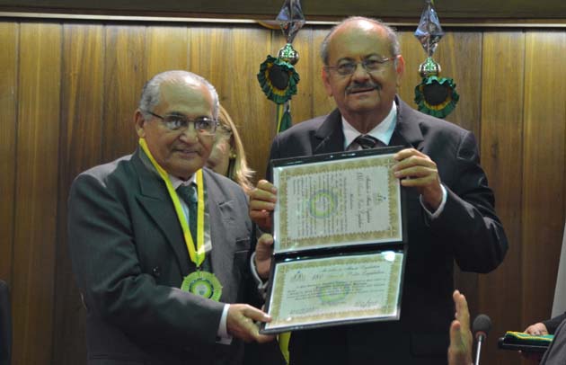 Prefeito Jesualdo Cavalcanti recebe homenagem na Assembléia Legislativa - Imagem 2