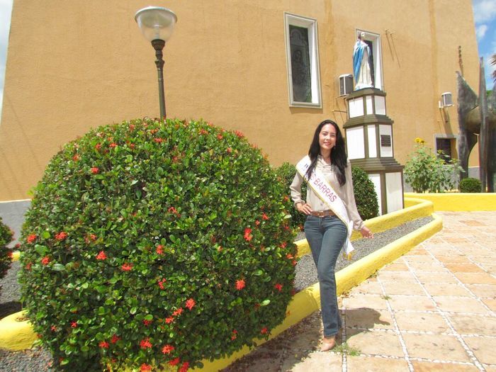 Miss Barras mostra sua beleza em sessão de fotos na Praça da Matriz - Imagem 6
