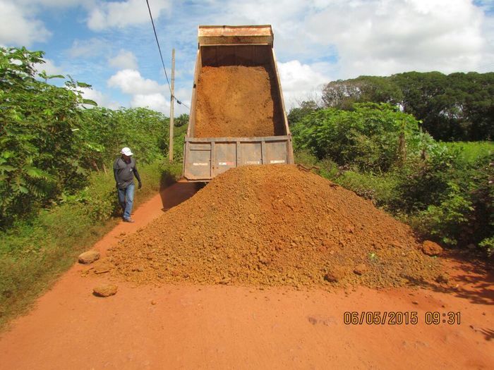 Prefeitura de Barras recupera trecho crítico que liga dois bairros - Imagem 18