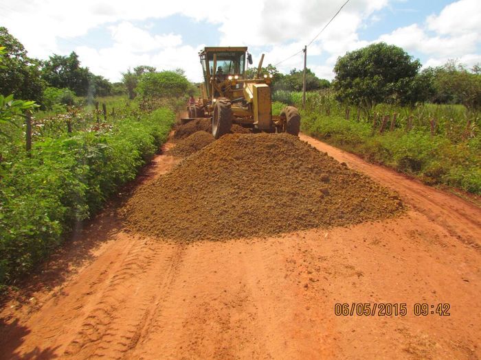 Prefeitura de Barras recupera trecho crítico que liga dois bairros - Imagem 5