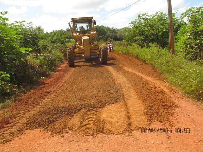 Prefeitura de Barras recupera trecho crítico que liga dois bairros - Imagem 10