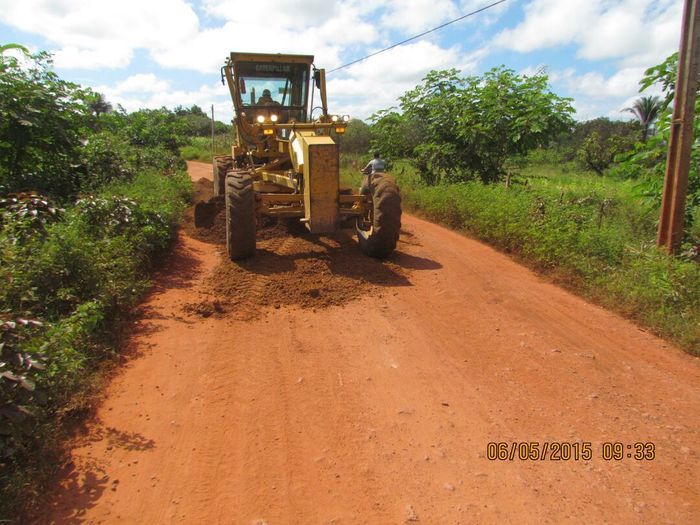 Prefeitura de Barras recupera trecho crítico que liga dois bairros - Imagem 15