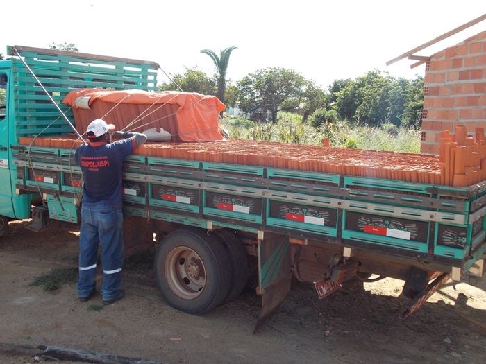 Secretaria de Assistência Social fez entrega de telhado de casa que sofreu incêndio - Imagem 3