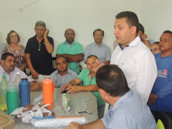 Prefeitos visitam usina de tratamento, reciclagem de resíduos em Água Branca - Imagem 2