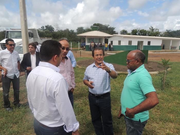Prefeitos visitam usina de tratamento, reciclagem de resíduos em Água Branca - Imagem 1