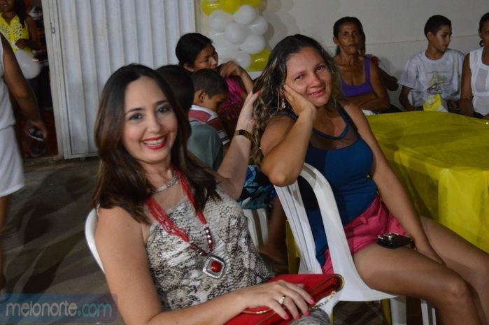 Equipe realiza comemoração em homenagem as Mães do SCFV  - Imagem 40