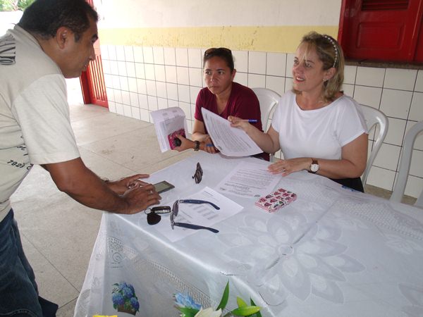 Prefeita Vânia Ribeiro  encaminha,  Projeto de Lei concedendo o aumento de 18% para os professores à  Câmara Municipal de Cajueiro da Praia - Imagem 2