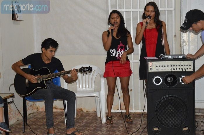 Equipe realiza comemoração em homenagem as Mães do SCFV  - Imagem 27