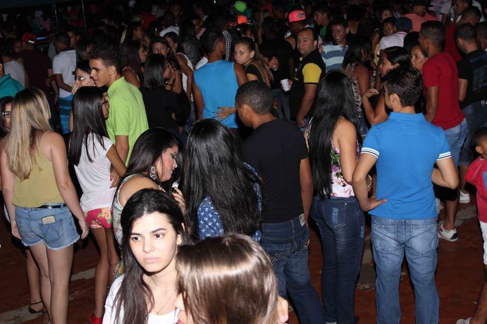 Banda Muleke Doido encerra programação de Aniversário de 53 anos de Francinópolis - Imagem 4