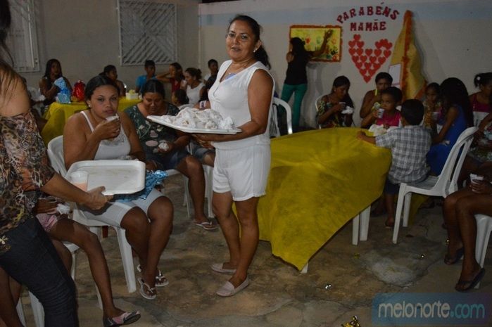 Equipe realiza comemoração em homenagem as Mães do SCFV  - Imagem 64